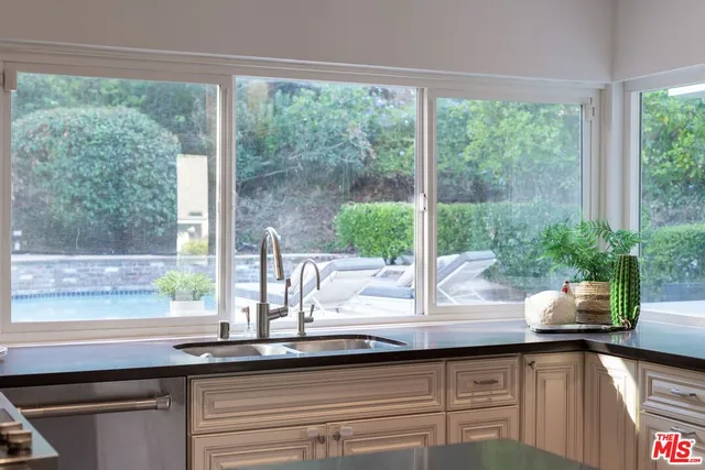 $1,750,000 | 3831 St Johnswood Drive, Woodland Hills, CA 91364