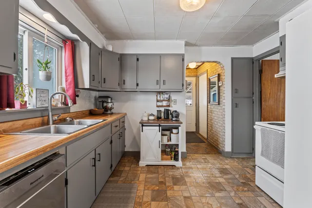 $315,000 | 202 River Road, Orrington, ME 04474