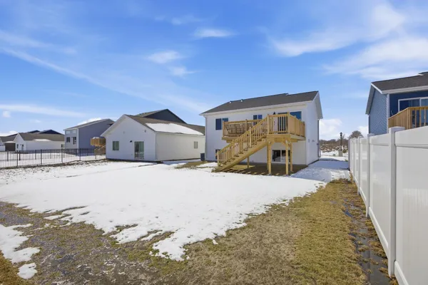 $329,900 | 6638 68th Street South, Horace, ND 58047