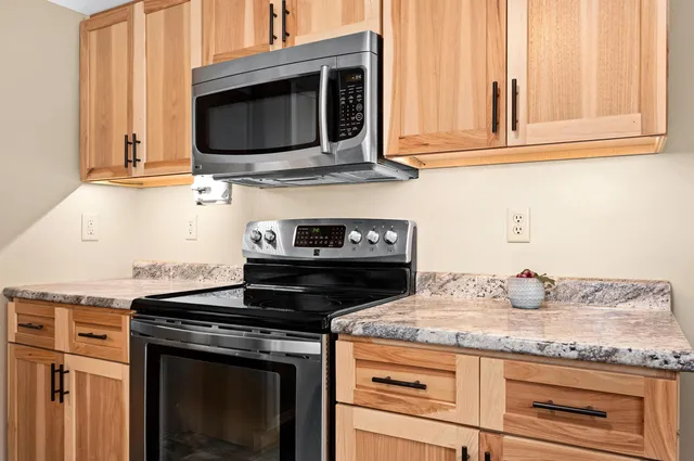 $1,776 | 6223 Petre Street, Duluth, MN 55807