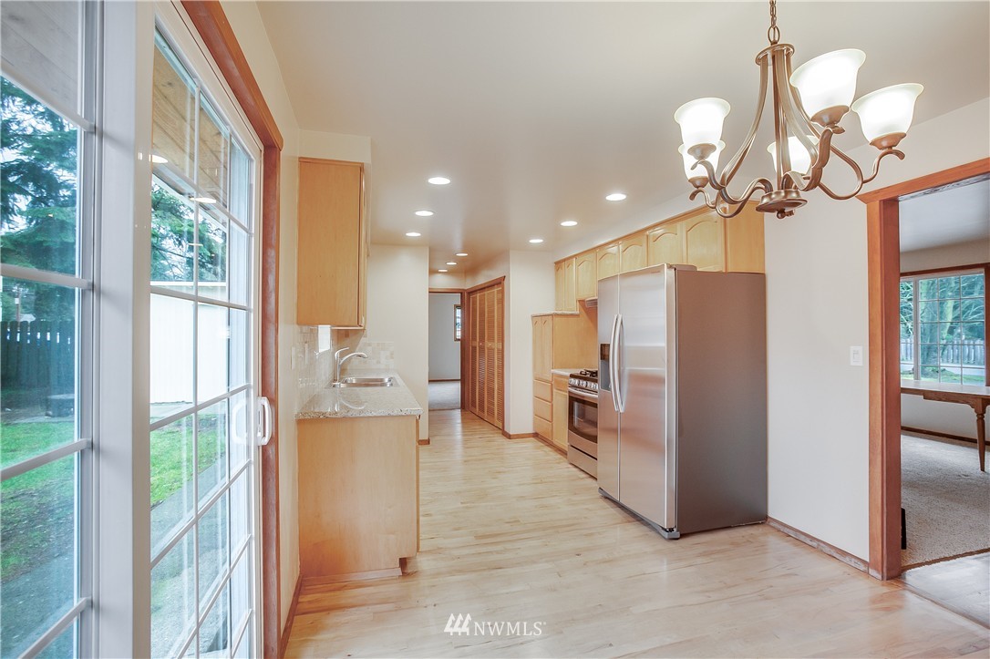 11448 Southeast 186th Street Renton, WA 98055 - Photo 7 of 20 Gallery Image 7