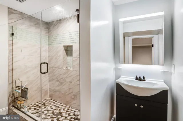 $4,100 | 6219 Piney Branch Road Northwest, Washington, DC 20011