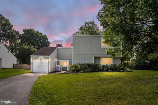 $680,000 | 408 Arkansas Avenue, Herndon, VA 20170