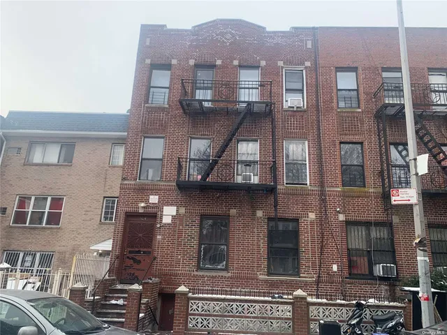 $1,799,999 | 124 Tapscott Street | Brownsville