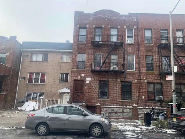 $1,799,999 | 124 Tapscott Street | Brownsville