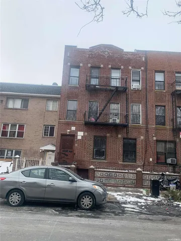 $1,799,999 | 124 Tapscott Street | Brownsville