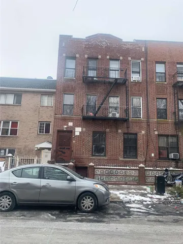 $1,799,999 | 124 Tapscott Street | Brownsville