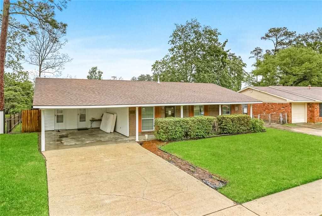 112 Chantilly Lane Slidell, LA 70458 - Photo 2 of 12