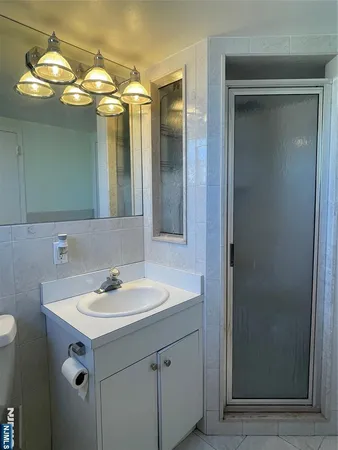 $2,900 | 90 Prospect Avenue, Unit 8E, Hackensack, NJ 07601