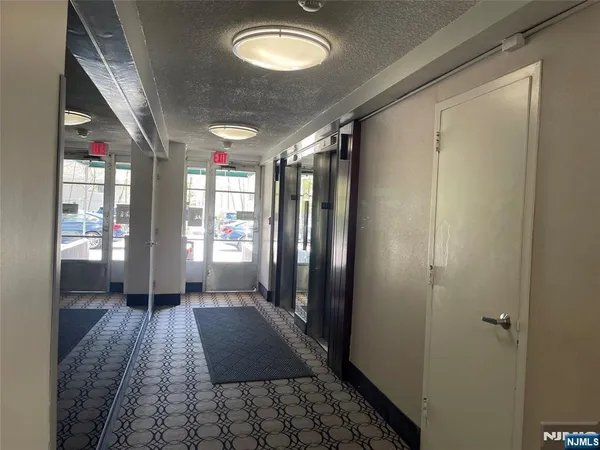 $2,900 | 90 Prospect Avenue, Unit 8E, Hackensack, NJ 07601