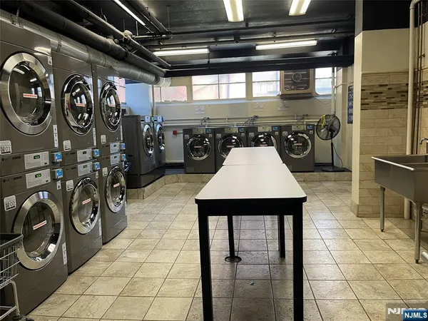 $2,900 | 90 Prospect Avenue, Unit 8E, Hackensack, NJ 07601
