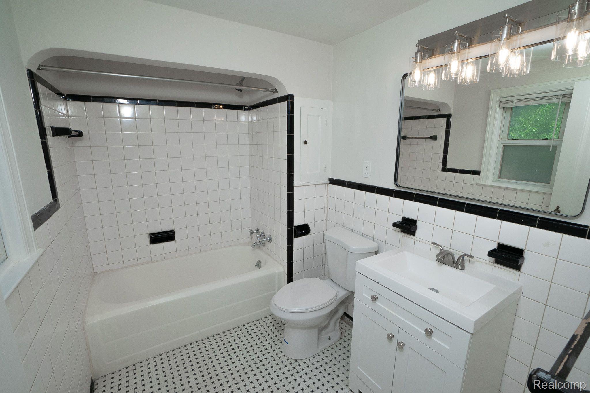 5290 Devonshire Road Detroit, MI 48224 - Photo 8 of 27
