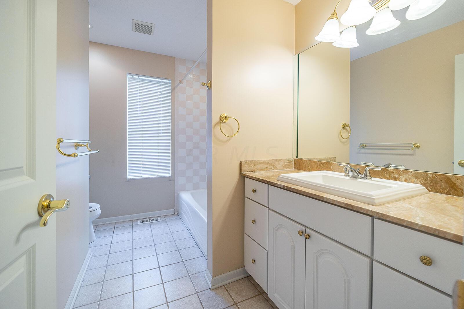6263 Post Road Dublin, OH 43017 - Photo 44 of 79 Full hall bath