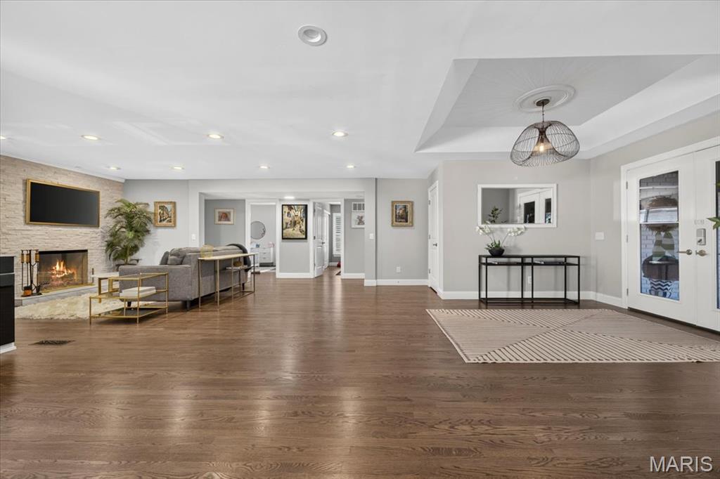 14391 Ladue Road Chesterfield, MO 63017 - Photo 4 of 43 Gallery Image 4