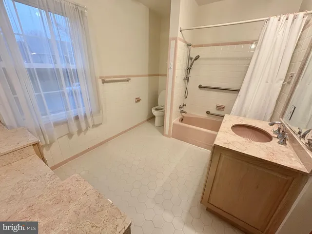 $6,975 | 513 Cathedral Drive, Alexandria, VA 22314