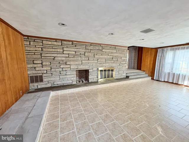 $6,975 | 513 Cathedral Drive, Alexandria, VA 22314