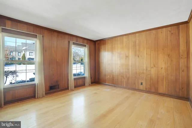 $6,975 | 513 Cathedral Drive, Alexandria, VA 22314