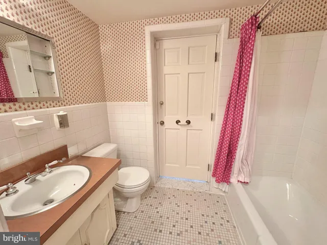 $6,975 | 513 Cathedral Drive, Alexandria, VA 22314