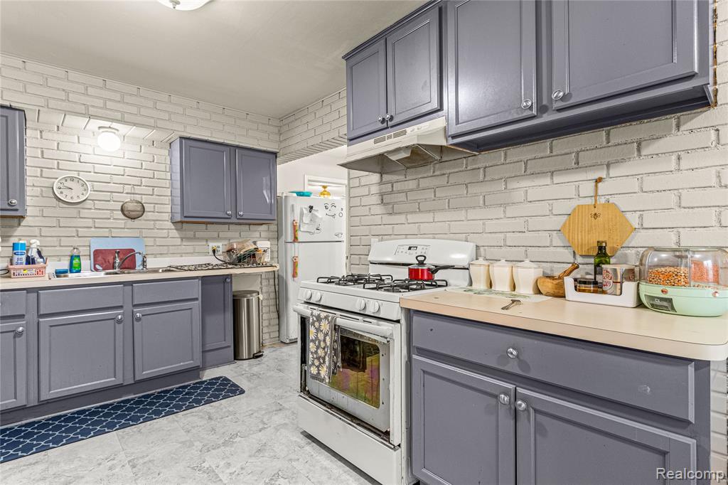 6429 North Beech Daly Road Dearborn Heights, MI 48127 - Photo 10 of 33