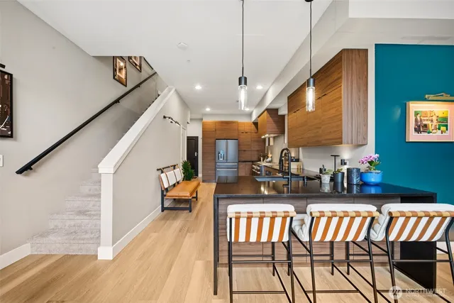 $9,000 | 615 East Pike Street, Unit 402, Seattle, WA 98122