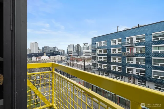 $9,000 | 615 East Pike Street, Unit 402, Seattle, WA 98122