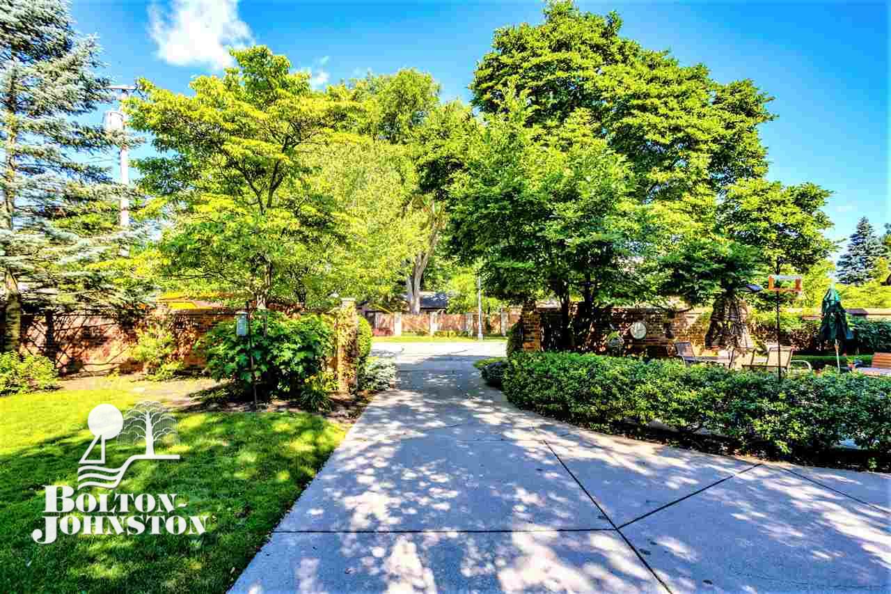 133 Merriweather Road Grosse Pointe, MI 48236 - Photo 53 of 65 50015497-53.JPG