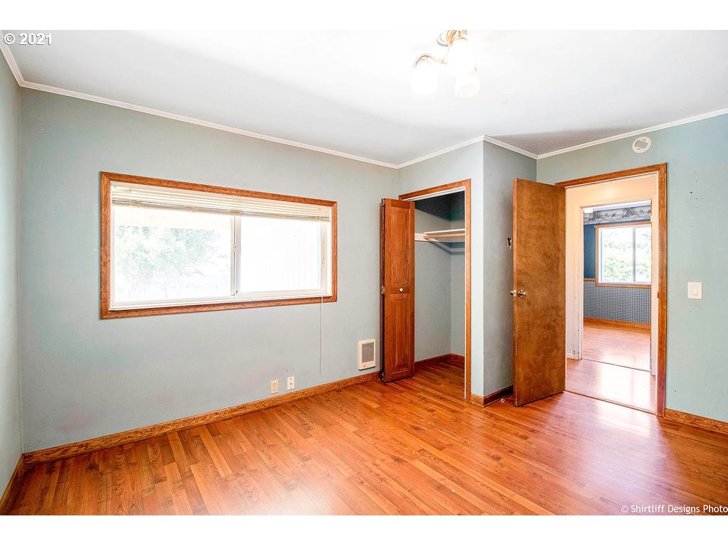 570 South 47th Street Springfield, OR 97478 - Photo 18 of 27