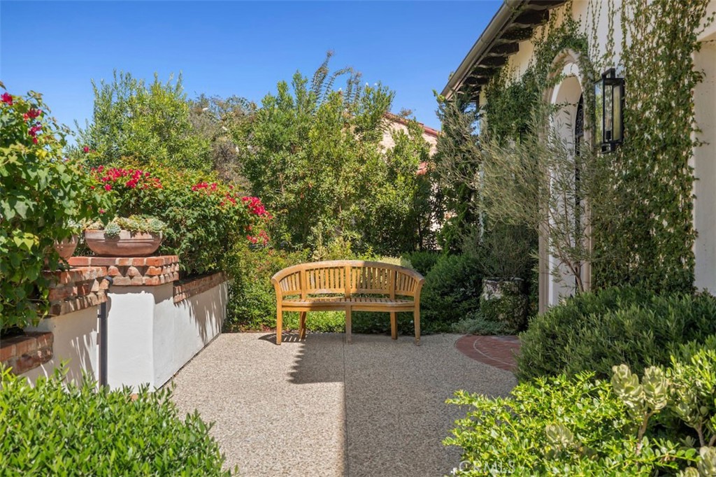 22 Vernal Spring Irvine, CA 92603 - Photo 3 of 54 Gallery Image 3