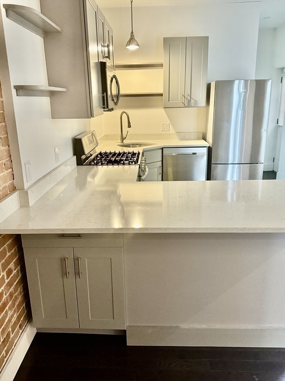 319 Spruce Street Chelsea, MA 02150 - Photo 16 of 34