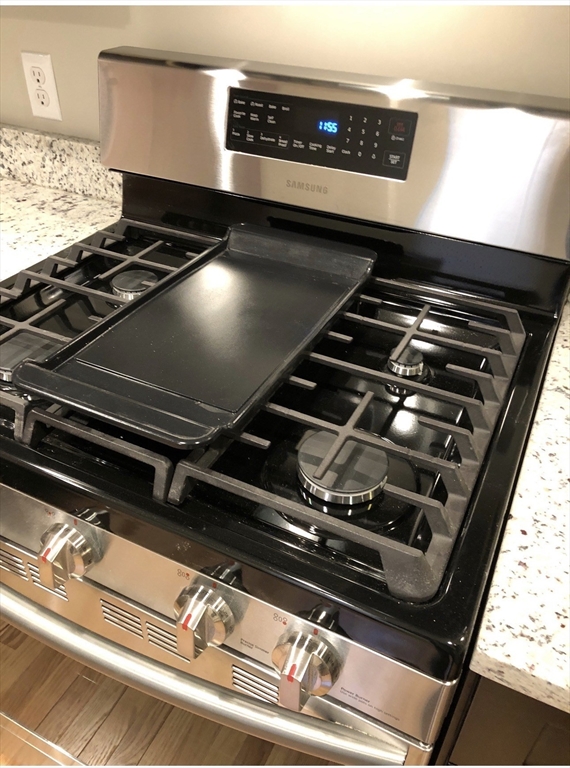 319 Spruce Street Chelsea, MA 02150 - Photo 18 of 34