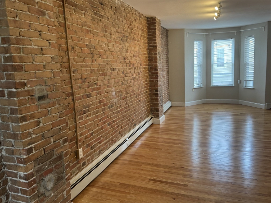 319 Spruce Street Chelsea, MA 02150 - Photo 7 of 34