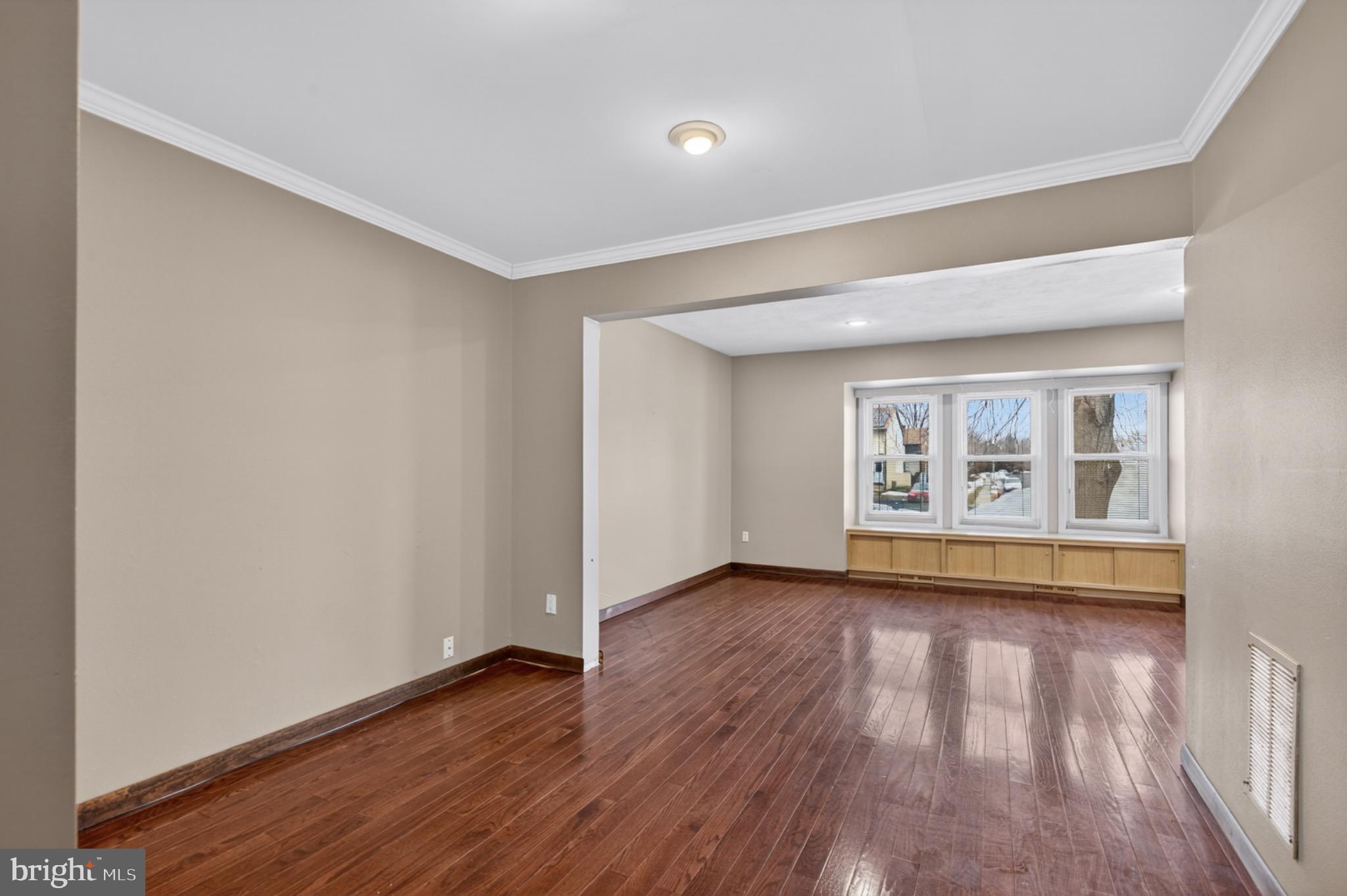 525 Fairfield Road Hightstown, NJ 08520 - Photo 4 of 31 Spacious room with natural light and warmth.