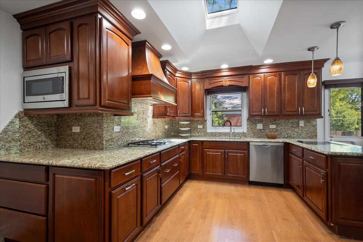 2821 Covert Road Glenview, IL 60025 - Photo 16 of 28