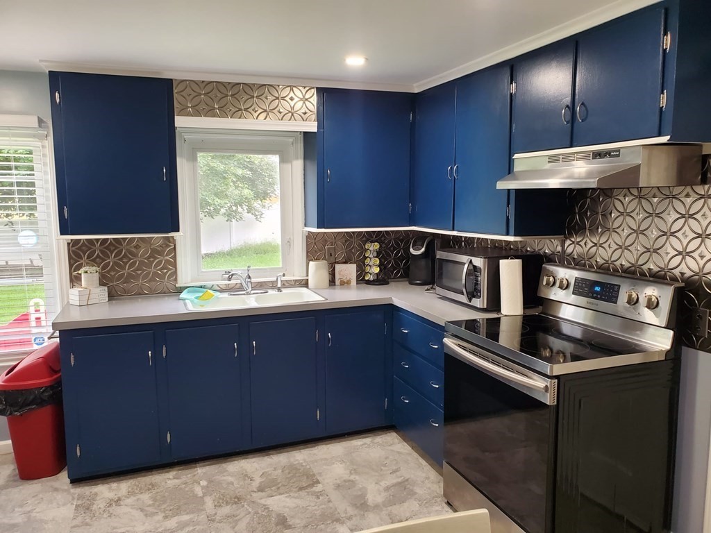 2 James Street Webster, MA 01570 - Photo 3 of 42 Gallery Image 3