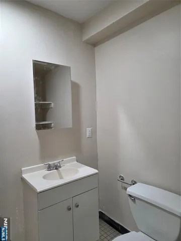 $2,255 | 18 Van Houten Street, Unit 2, Paterson, NJ 07505