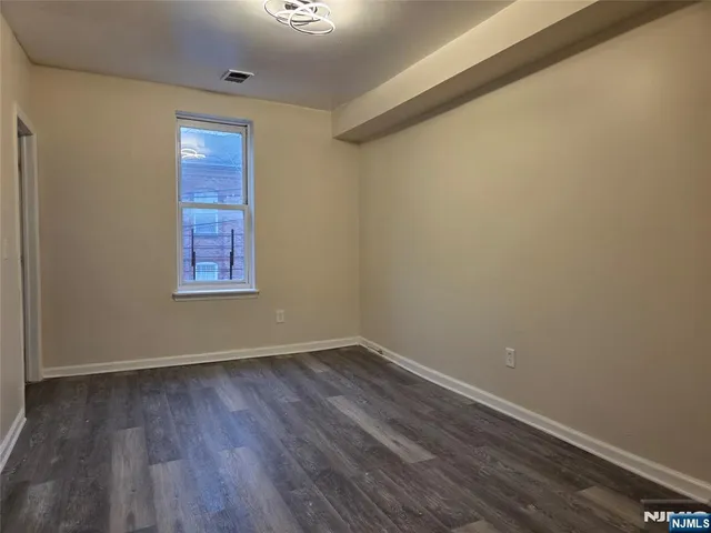 $2,255 | 18 Van Houten Street, Unit 2, Paterson, NJ 07505