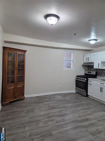 $2,255 | 18 Van Houten Street, Unit 2, Paterson, NJ 07505