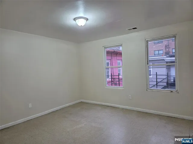 $2,255 | 18 Van Houten Street, Unit 2, Paterson, NJ 07505