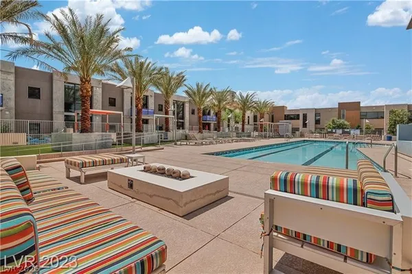 $2,450 | 353 East Bonneville Avenue, Unit 511, Las Vegas, NV 89101