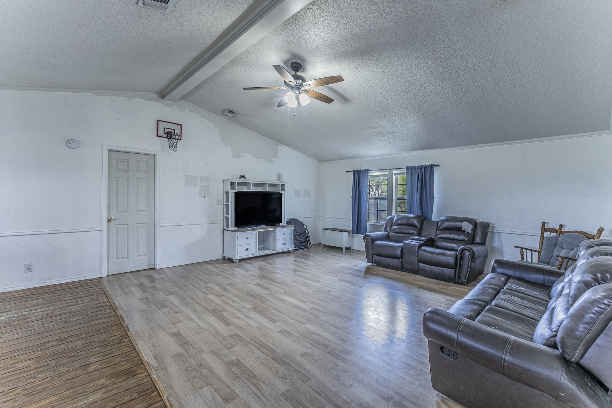 1767 Dowdy Road Seguin, TX 78155 - Photo 4 of 25 a living room with furniture and a flat screen tv