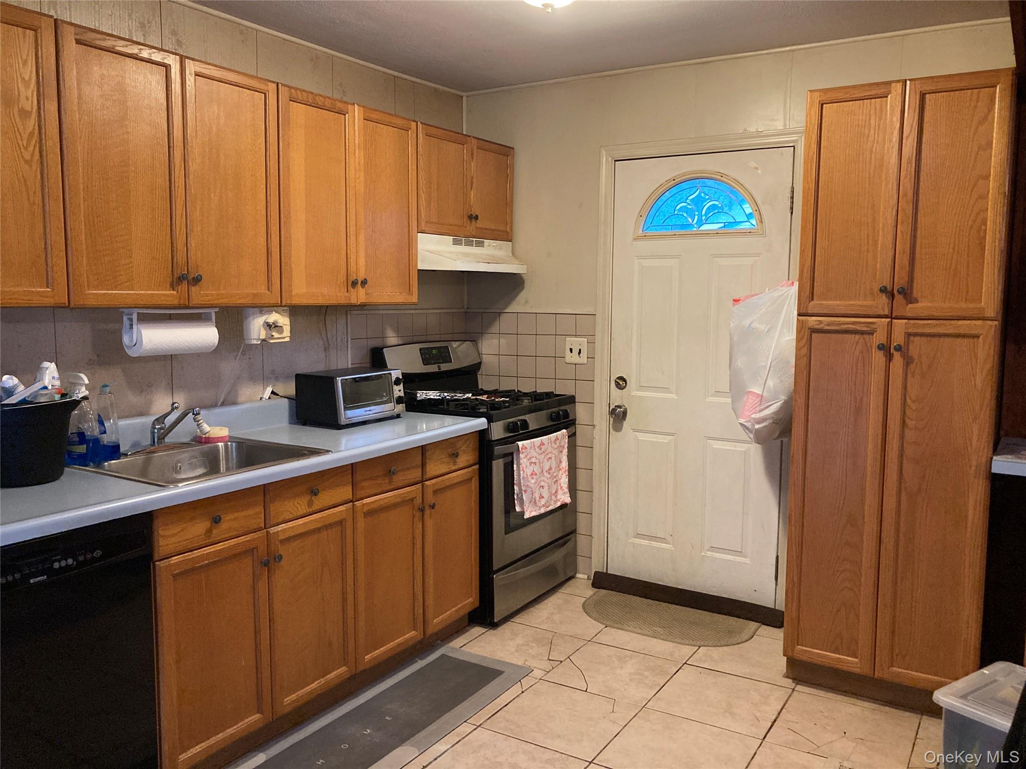 6 Wicks Road East Northport, NY 11731 - Photo 5 of 10