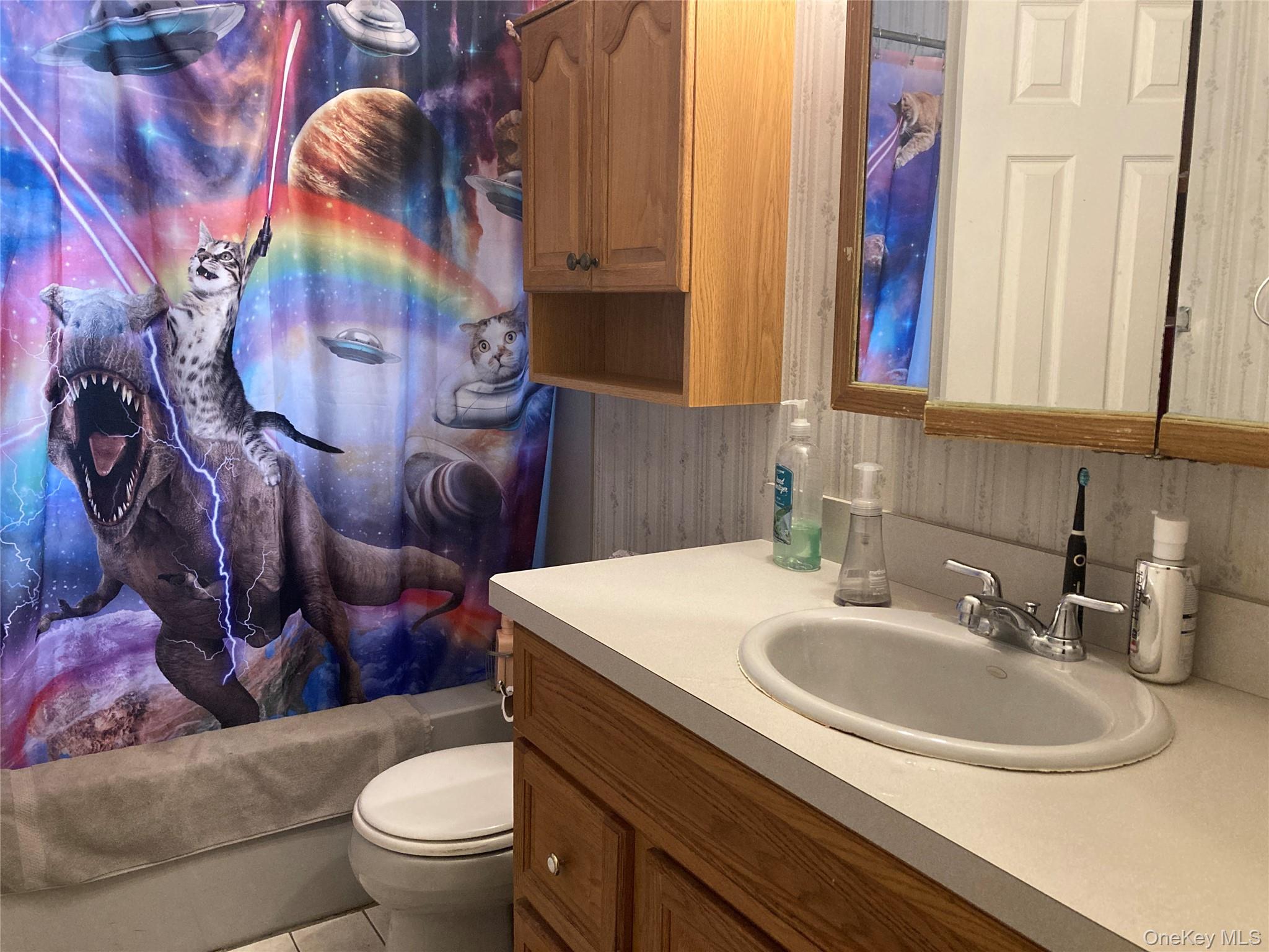 6 Wicks Road East Northport, NY 11731 - Photo 7 of 10 full bath w/ tub. there is another bath off primary br