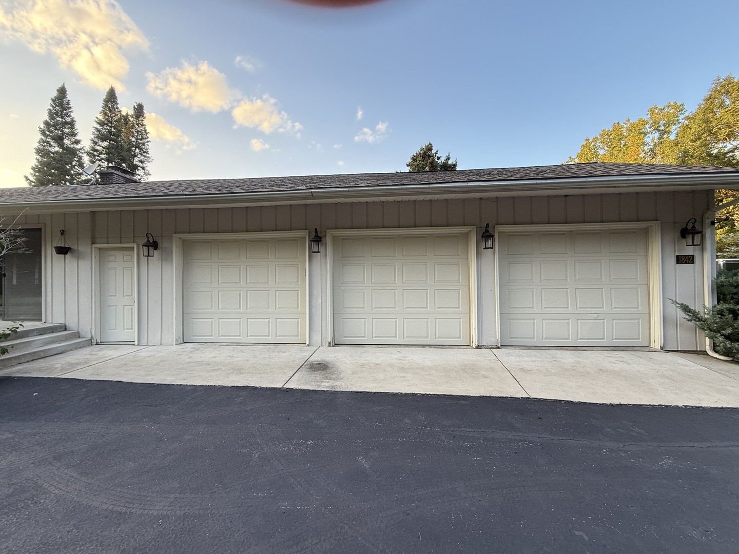 1842 Thomas Atkinson Road Inverness, IL 60067 - Photo 9 of 14 an empty room with a fireplace