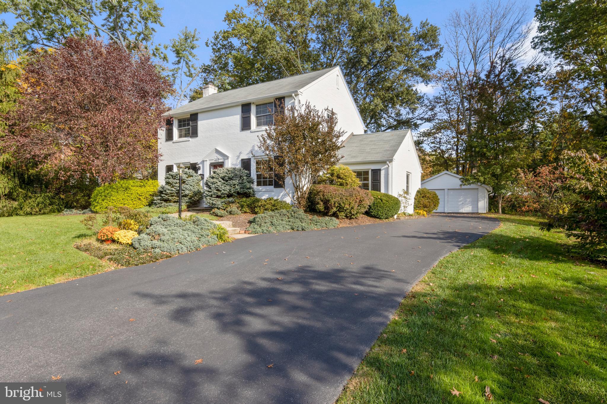 402 Briarwood Road Wallingford, PA 19086 - Photo 2 of 25 Beautiful brick colonial w/ detached 2 car garage