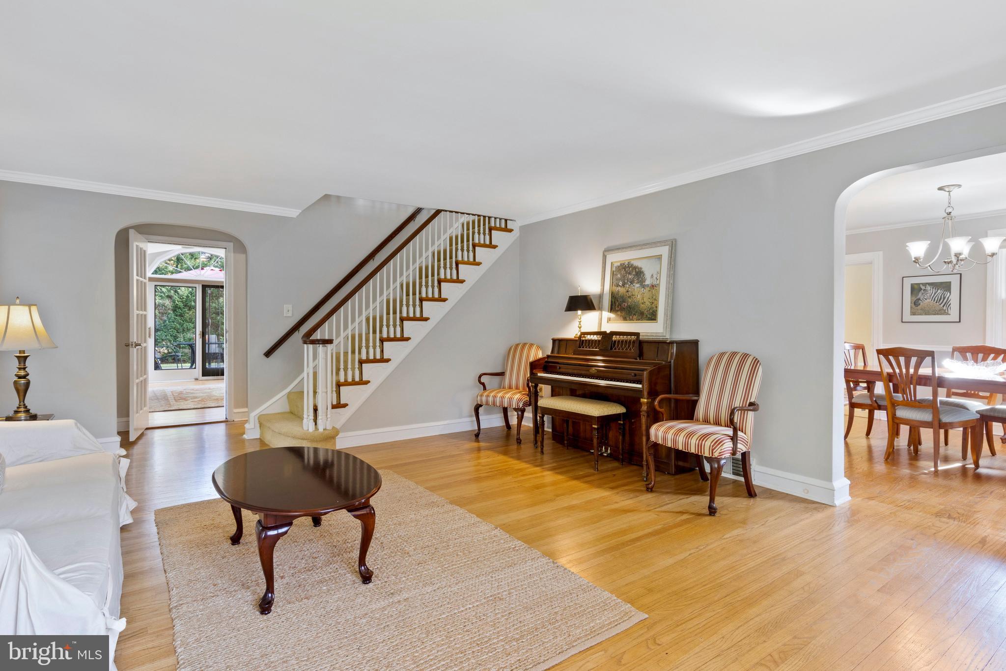 402 Briarwood Road Wallingford, PA 19086 - Photo 4 of 25 Open floor plan with front to back views