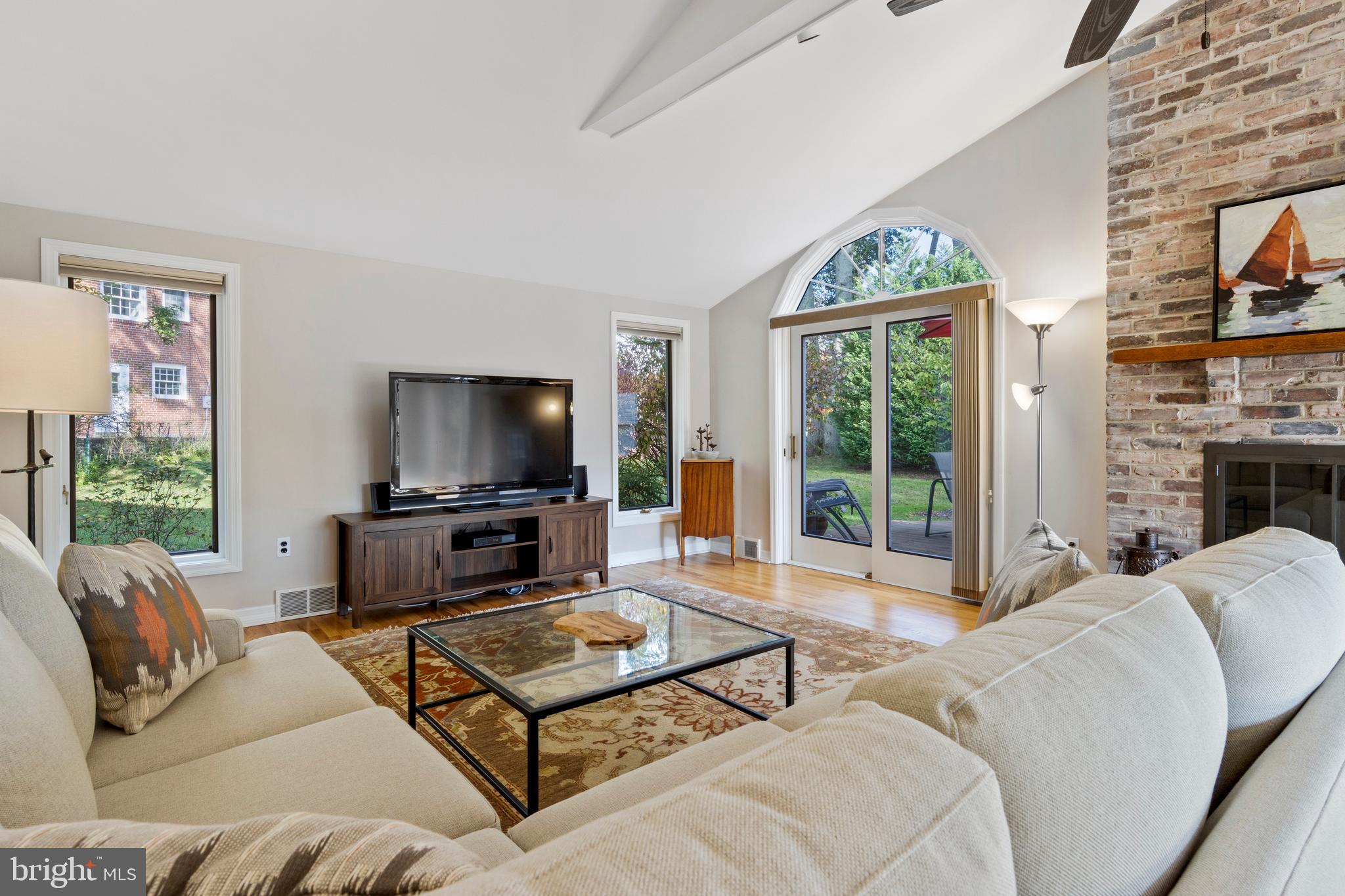 402 Briarwood Road Wallingford, PA 19086 - Photo 9 of 25 Beautiful family room w/ access to Deck