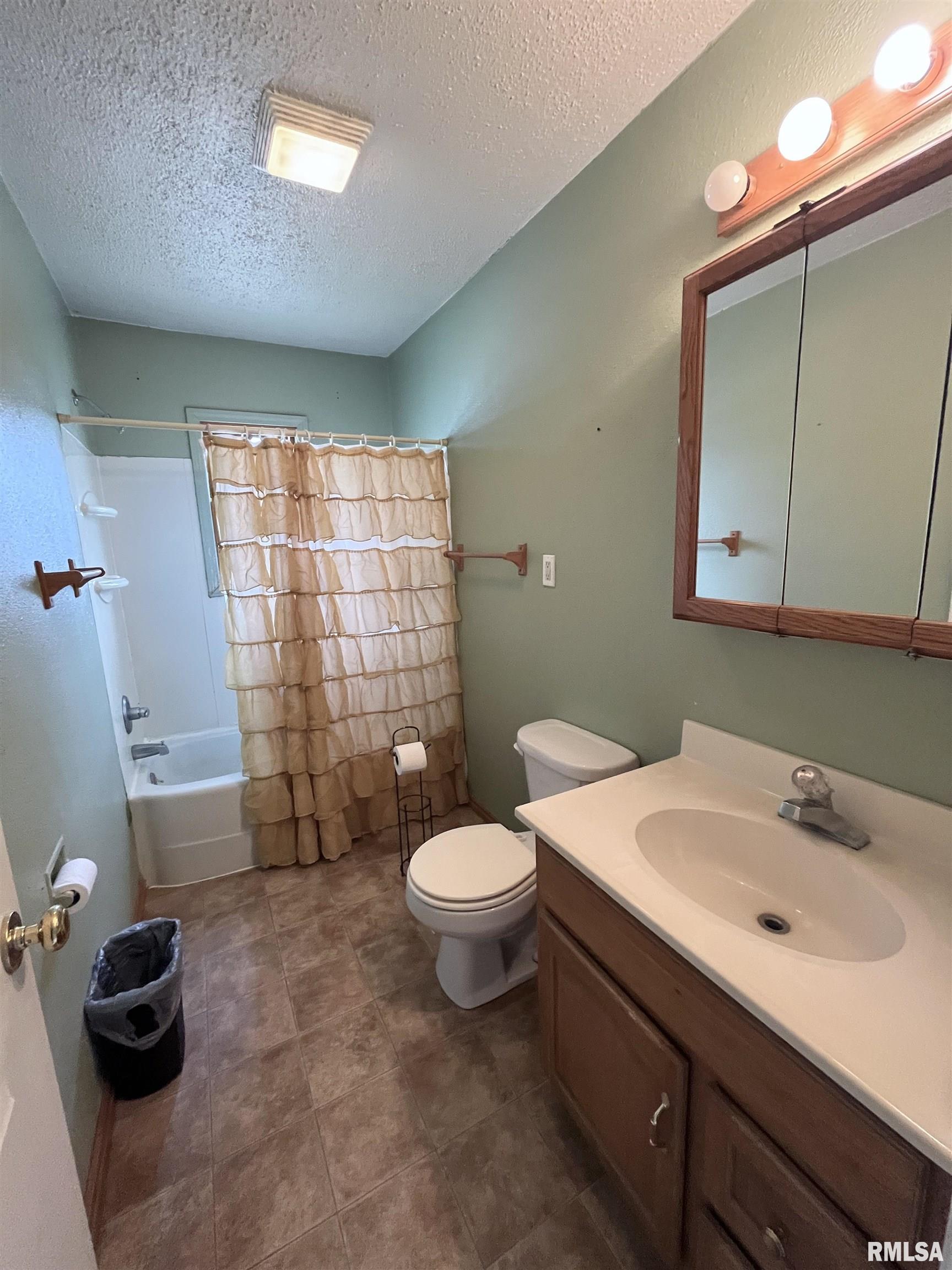 5401 West Cisna Road Bartonville, IL 61607 - Photo 13 of 28 Gallery Image 13