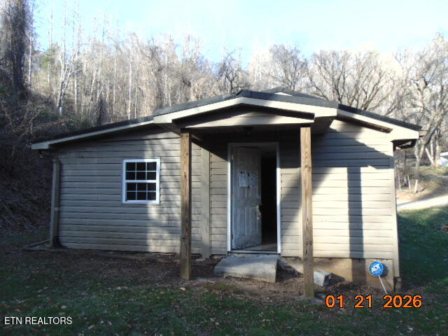 129 Moore Lane Powell, TN 37849 - Photo 3 of 12 Back