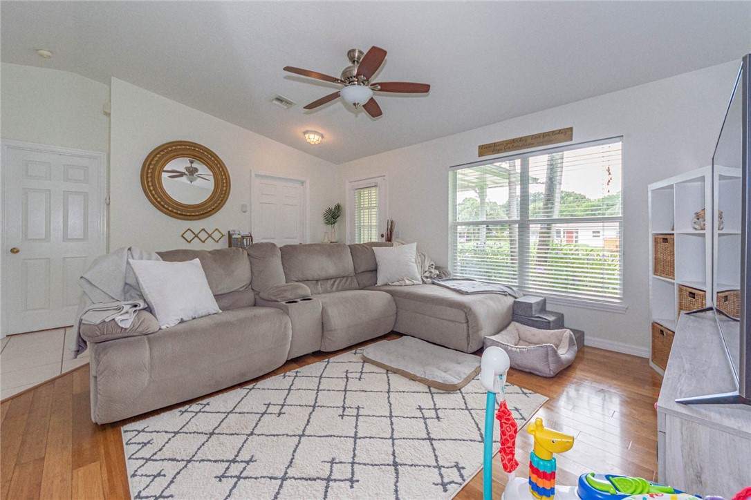 1836 4th Lane Vero Beach, FL 32962 - Photo 11 of 36