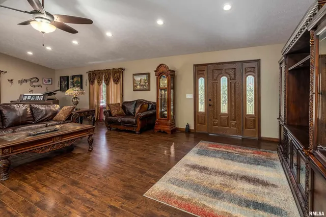 $440,000 | 3860 Boyd Road, Jonesboro, IL 62952